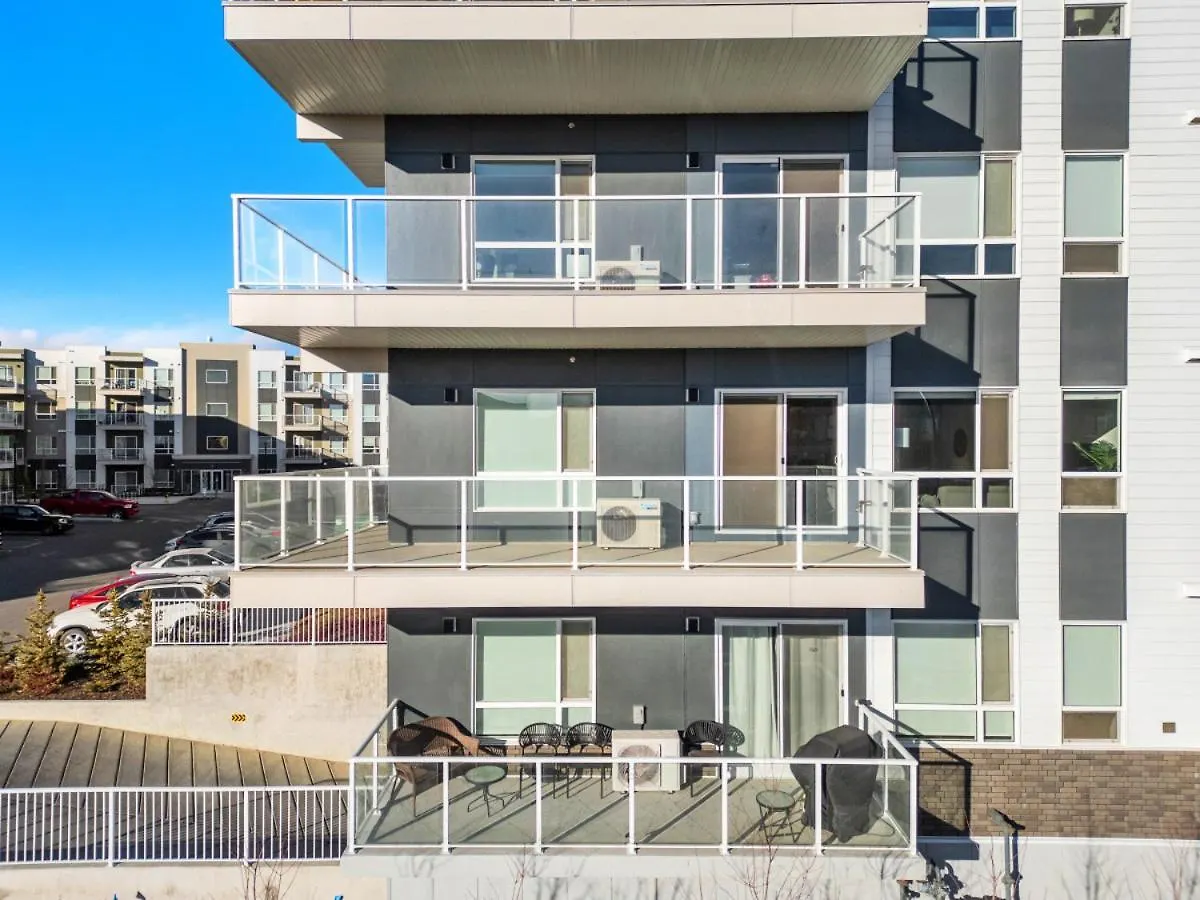 Large Open Concept Luxury Apartment With Ac, 70