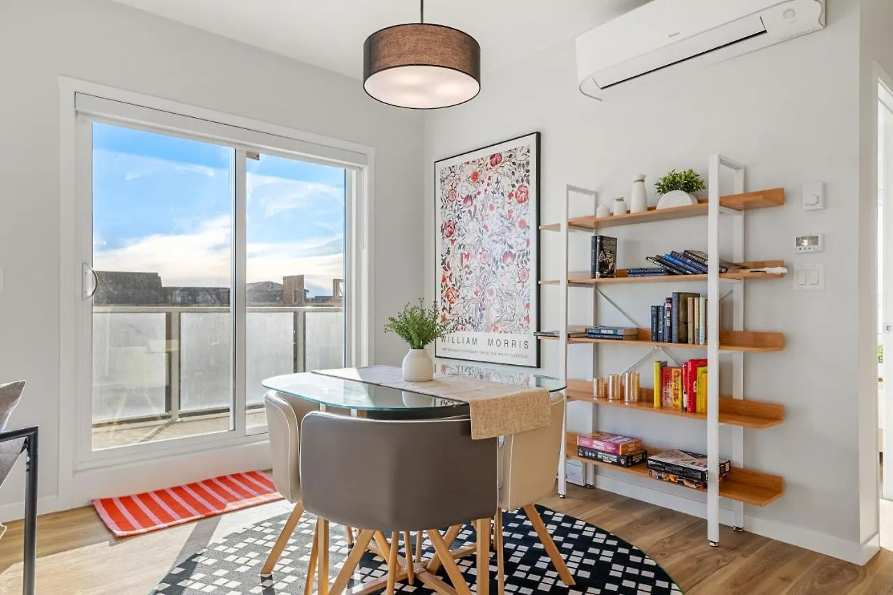 Large Open Concept Luxury Apartment With Ac, 70