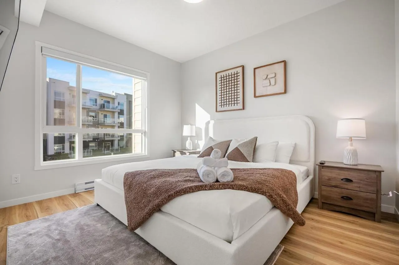 Large Open Concept Luxury Apartment With Ac, 70