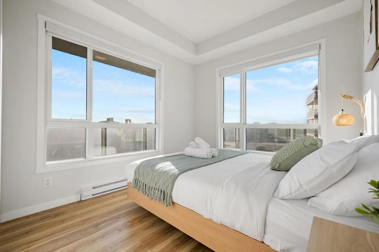 Large Open Concept Luxury Apartment With Ac, 70
