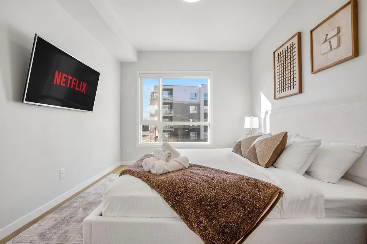 Large Open Concept Luxury Apartment With Ac, 70