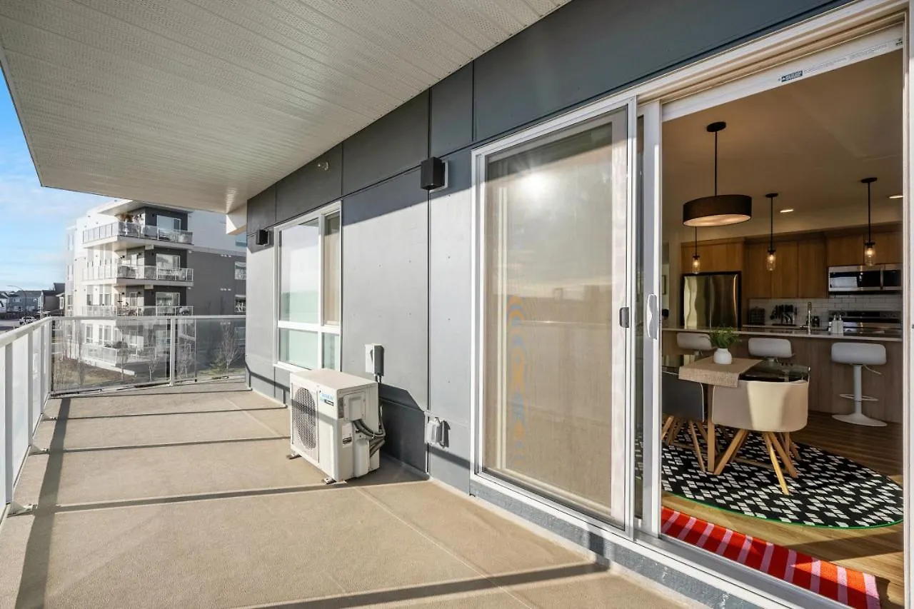 Large Open Concept Luxury Apartment With Ac, 70